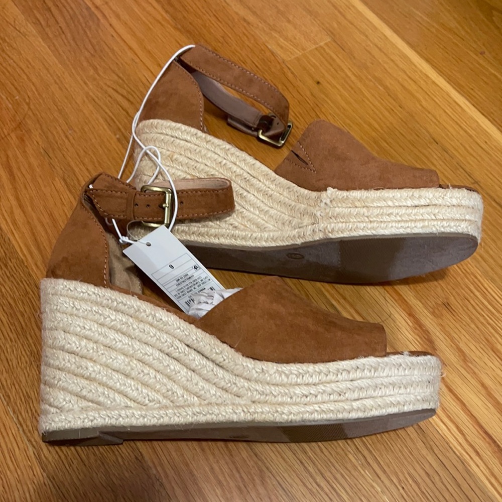 NWT TAN wedge espadrilles
